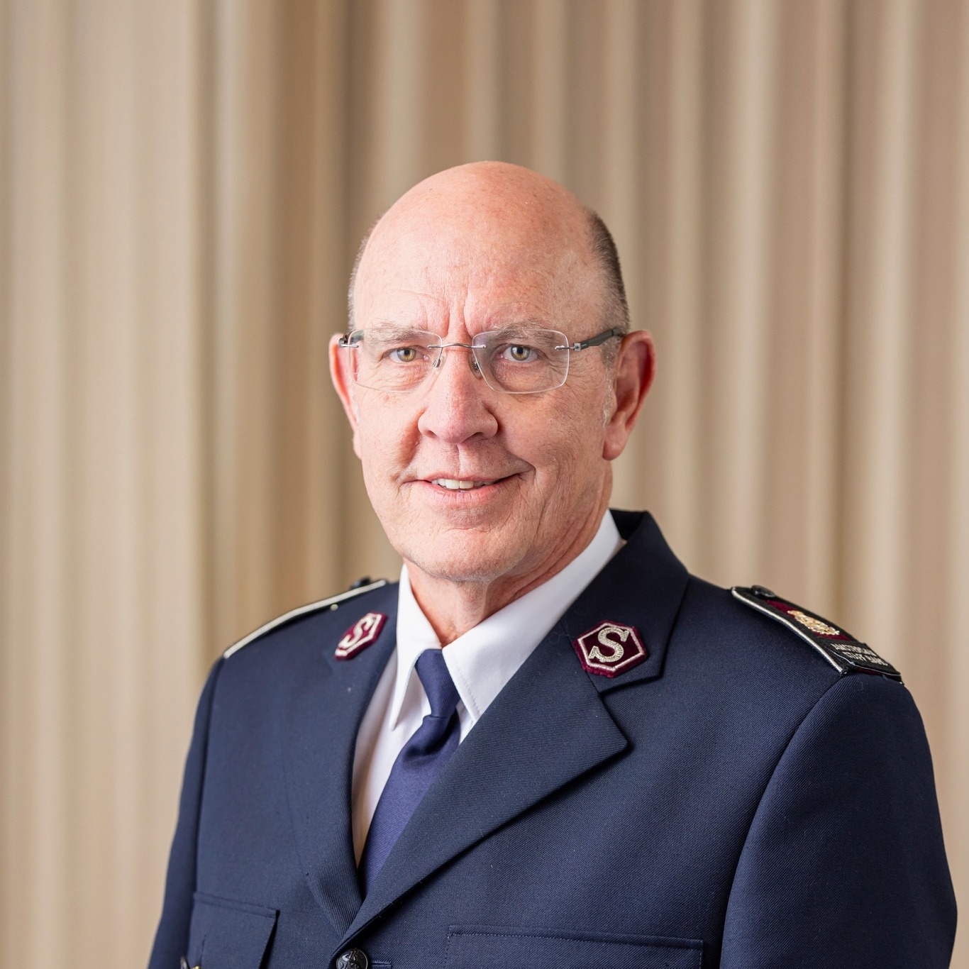 ALISTAIR VENTER, komisár (štatutár)